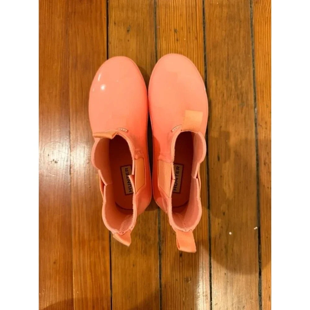 Glossy coral Hunter short boots size 5